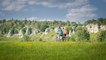 Radfahrer bei den 12 Apostel Solnhofen