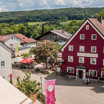 DIE KRONE Kinding Biergarten